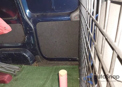 2013 Nissan Nv200 Sv z USA, uszkodzony, nr VIN 3N6CM0KNXDK693553